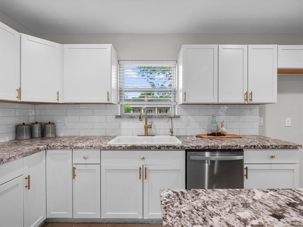 618 Forest Lake Drive, Seabrook, Texas image 11