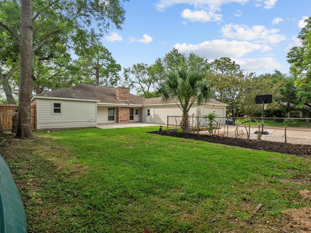 618 Forest Lake Drive, Seabrook, Texas image 35