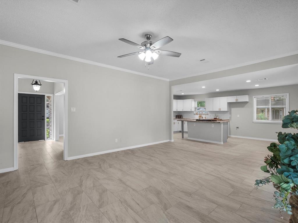 618 Forest Lake Drive, Seabrook, Texas image 8