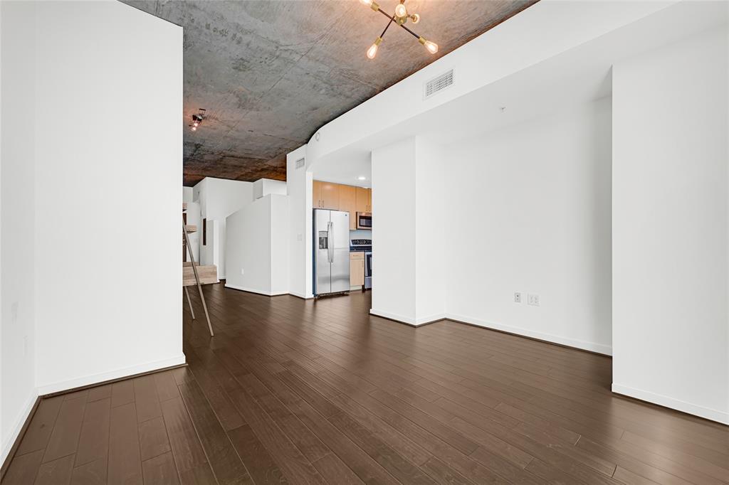 5925 Almeda Road 12403