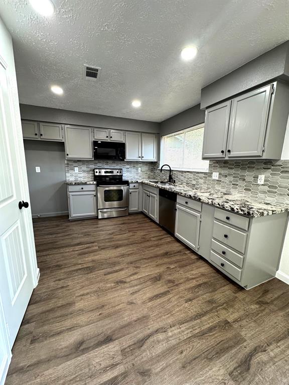 2035 Derby Drive, Houston, Texas image 3