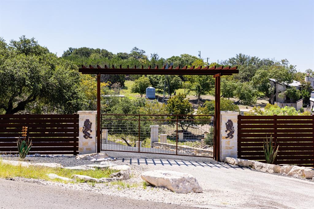22 Indian Creek Loop, Kerrville, Texas image 2