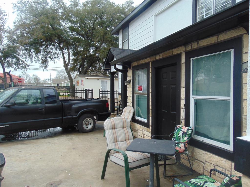 1134 Rosas Street, Stafford, Texas image 2