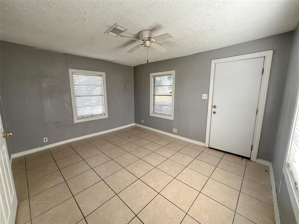 1600 Ash Street, Baytown, Texas image 4