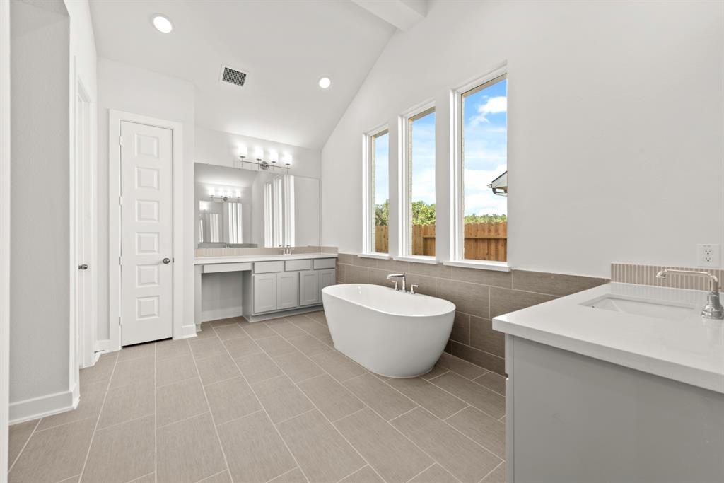 292 Warbler Song Drive, Willis, Texas image 11