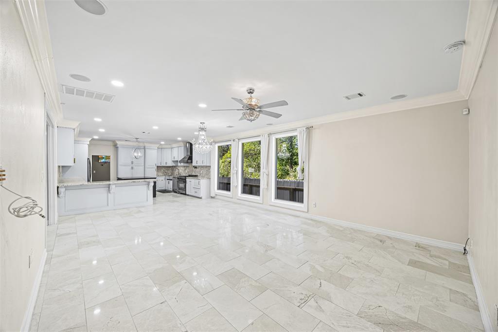 509 Joan Of Arc Drive, Hempstead, Texas image 5