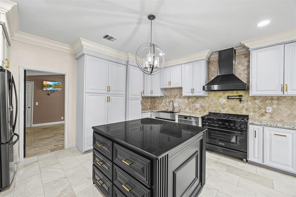 509 Joan Of Arc Drive, Hempstead, Texas image 10