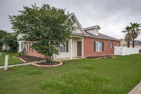 Single Family Residence in Spring TX 21803 Grassy Hill Lane.jpg