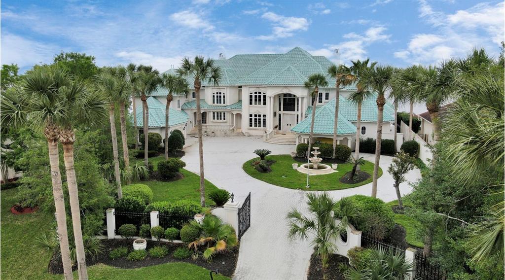 2210 Twin Oaks, Kemah, Texas image 2