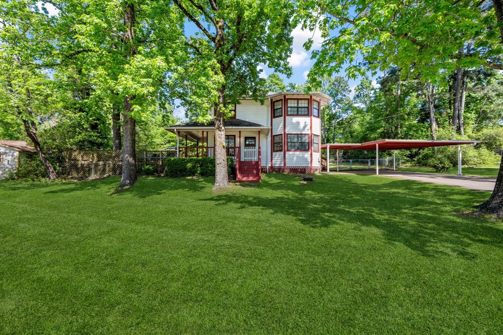 899 Whisperwood Drive, Onalaska, Texas image 2