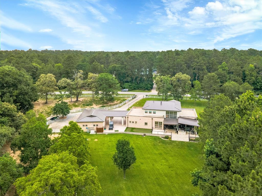 19727 Country Lake Drive
