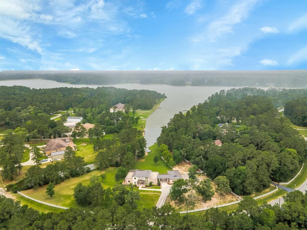 19727 Country Lake Drive