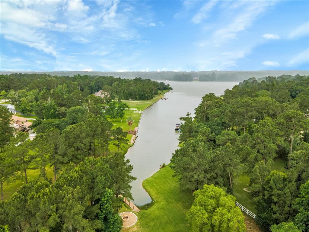 19727 Country Lake Drive