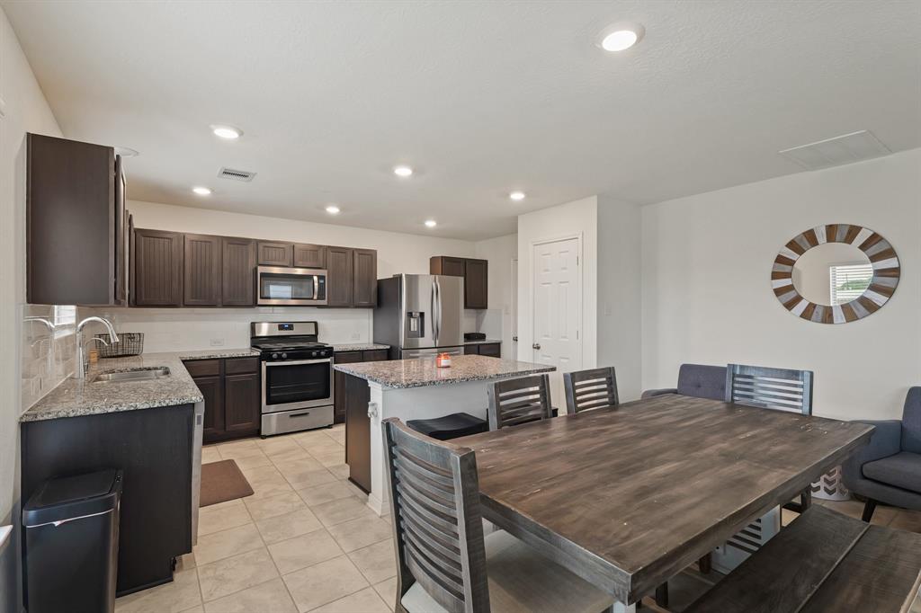 4826 Hickory Deer Lane, Richmond, Texas image 11