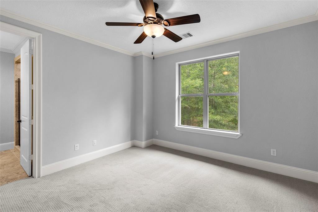 106 Texas Grand Circle, Huntsville, Texas image 35