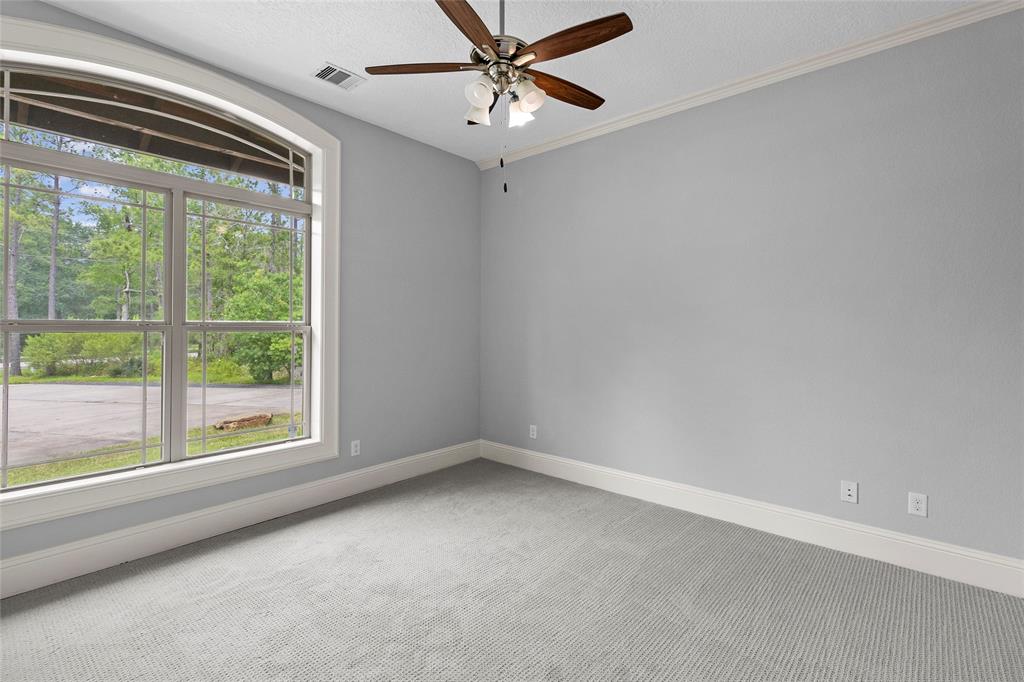 106 Texas Grand Circle, Huntsville, Texas image 27