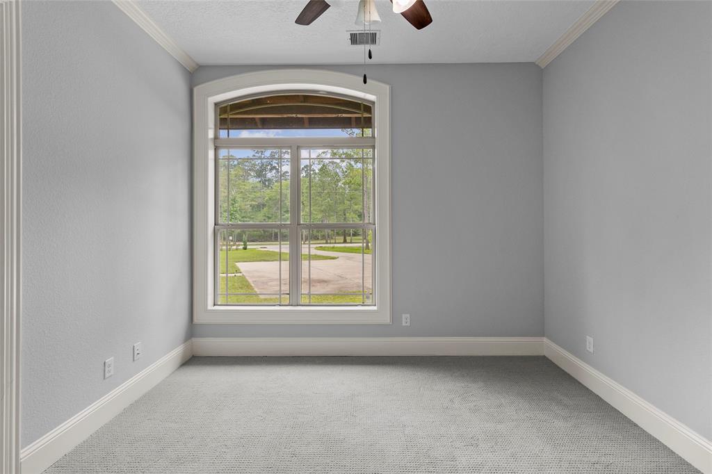 106 Texas Grand Circle, Huntsville, Texas image 28