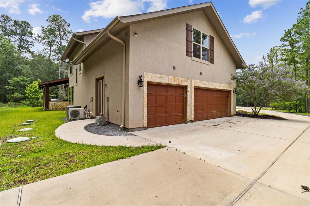 106 Texas Grand Circle, Huntsville, Texas image 46