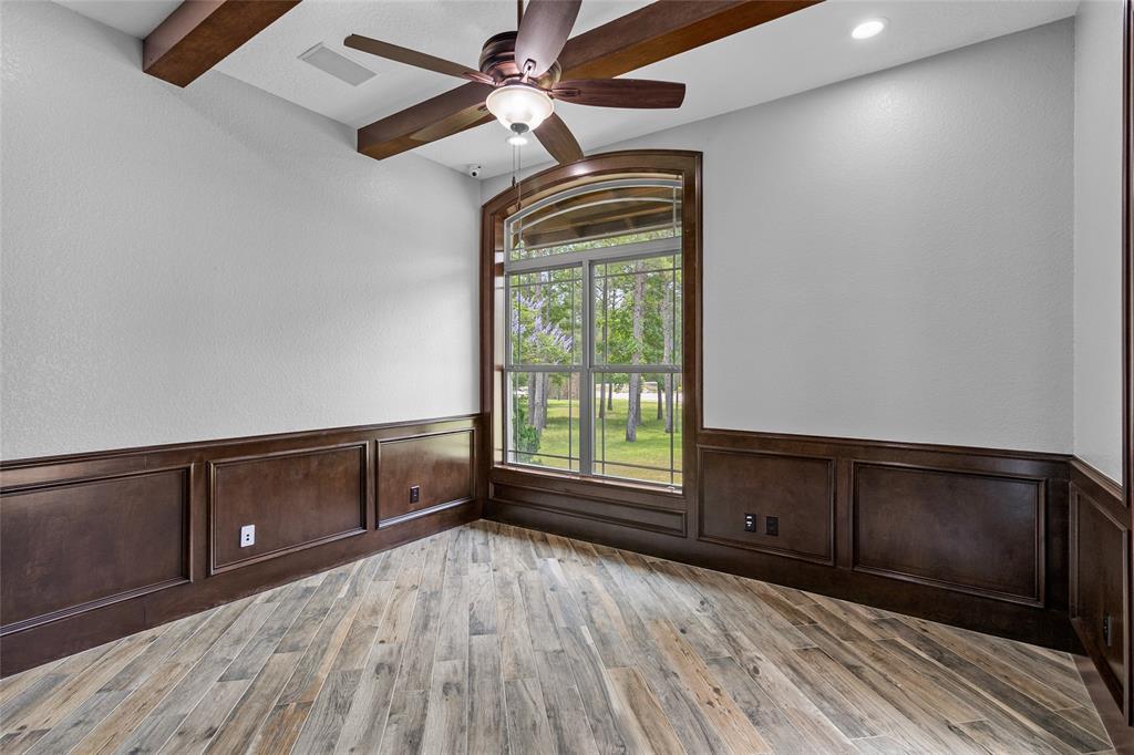 106 Texas Grand Circle, Huntsville, Texas image 17