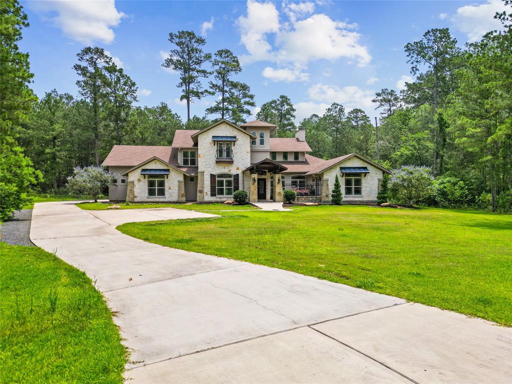 106 Texas Grand Circle, Huntsville, Texas image 1