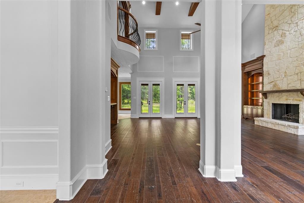 106 Texas Grand Circle, Huntsville, Texas image 13