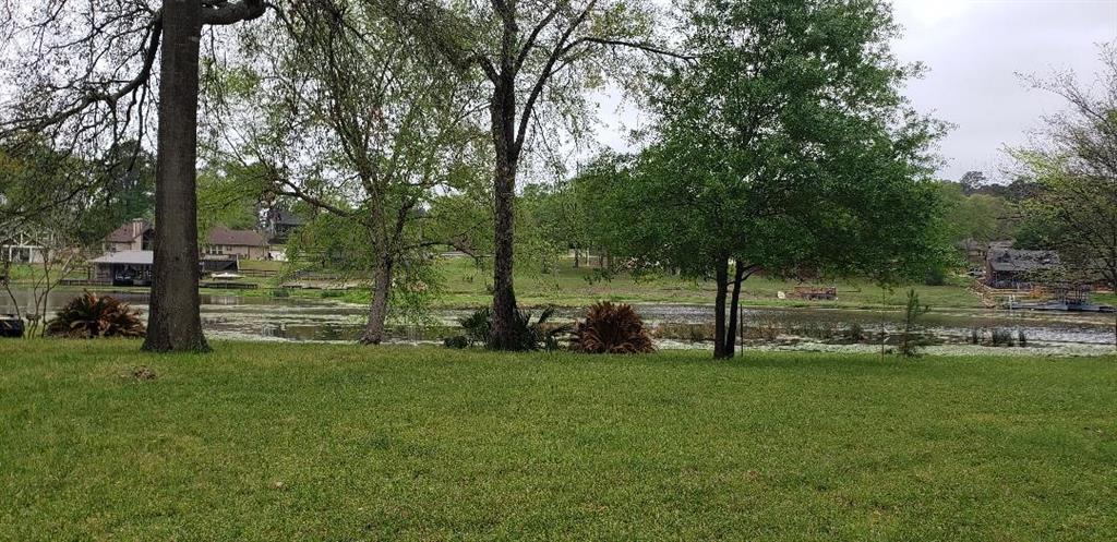 2 Wildwood Lake Drive
