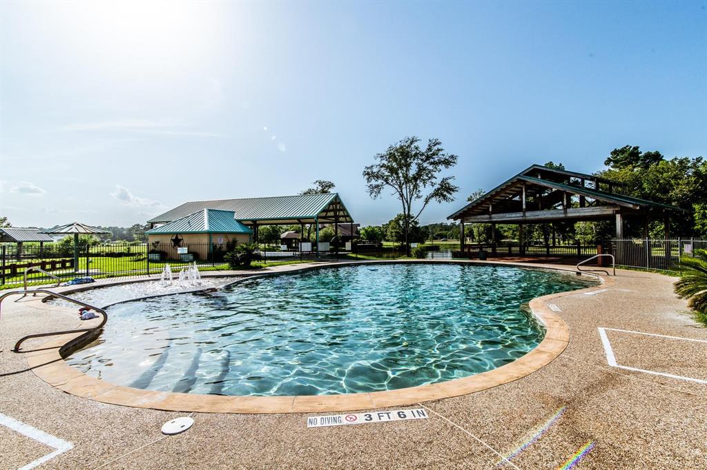 2 Wildwood Lake Drive, Huntsville, Texas image 12