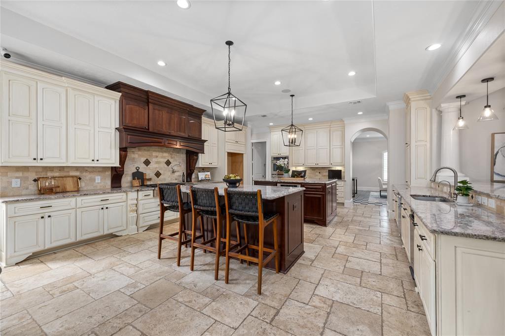 8619 Hidden Hollow Court, Missouri City, Texas image 13
