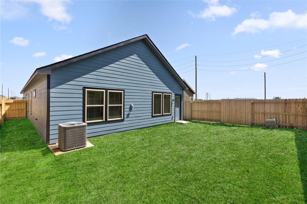 6518 Downey Lane, Rosharon, Texas image 9