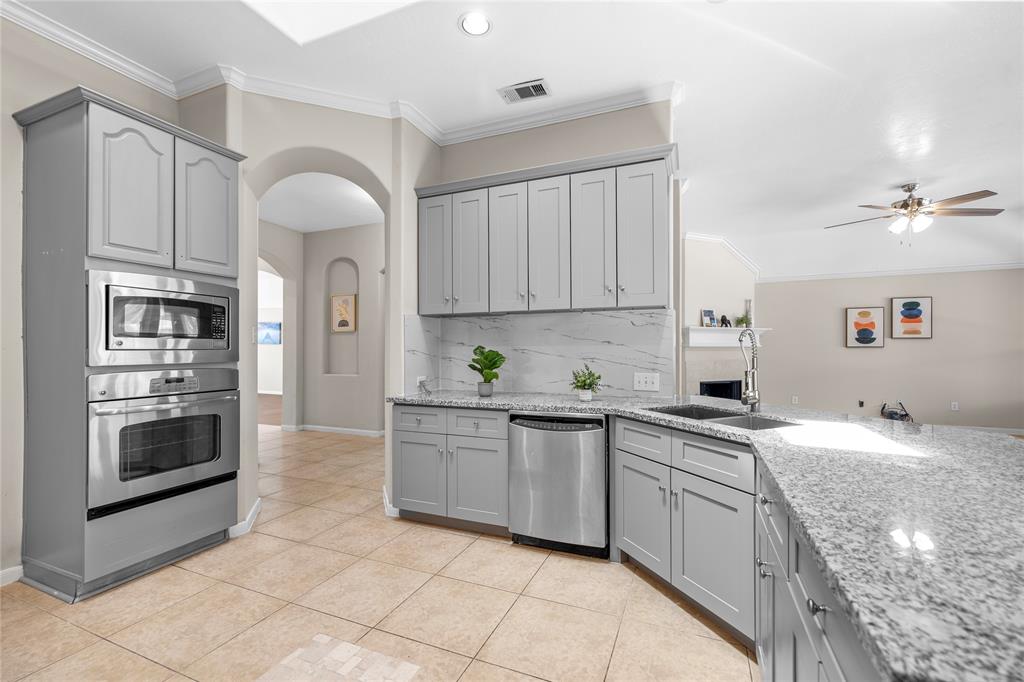22022 Bridgestone Hawk Court, Spring, Texas image 18