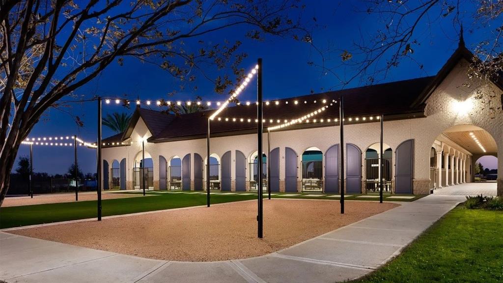 19415 Sorrel Stallion Trail, Tomball, Texas image 10