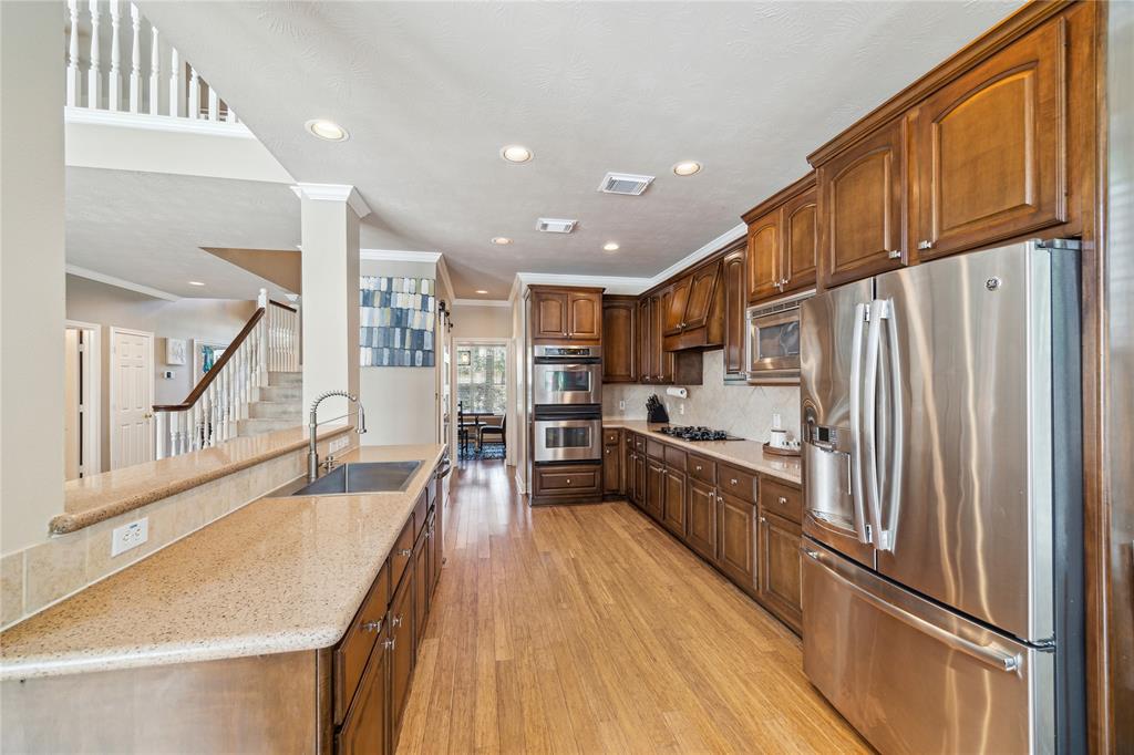 19711 Wild Rye Trail, Kingwood, Texas image 12