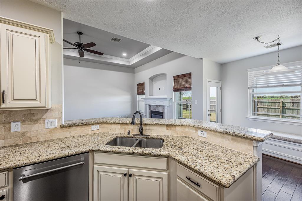 14015 Belmont Circle, Mont Belvieu, Texas image 16