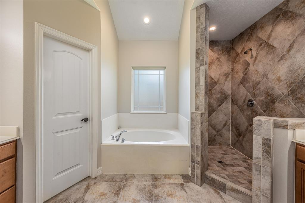 14015 Belmont Circle, Mont Belvieu, Texas image 28