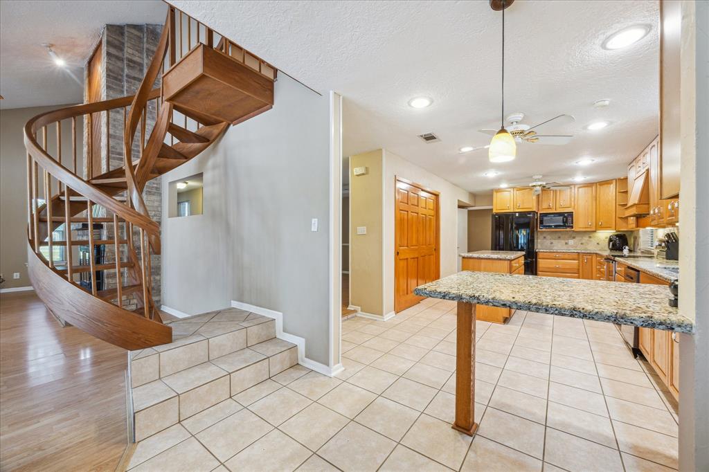 97 El Dorado Drive, Friendswood, Texas image 10