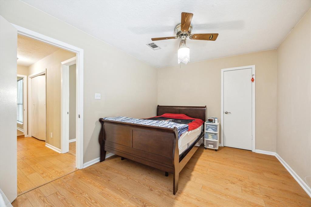 97 El Dorado Drive, Friendswood, Texas image 18