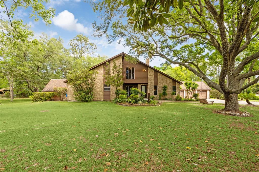 97 El Dorado Drive, Friendswood, Texas image 1
