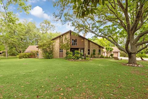97 El Dorado Drive Friendswood TX 77546