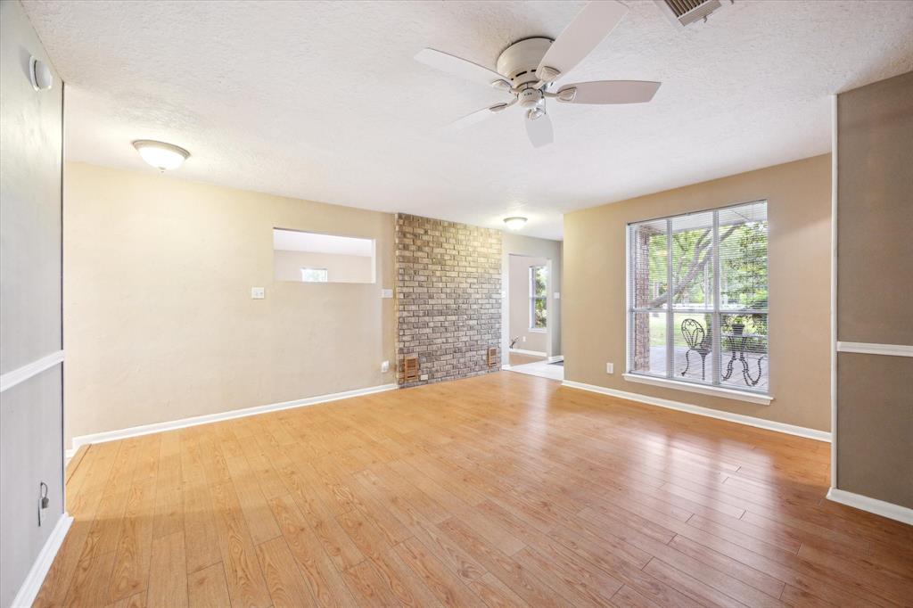 97 El Dorado Drive, Friendswood, Texas image 7
