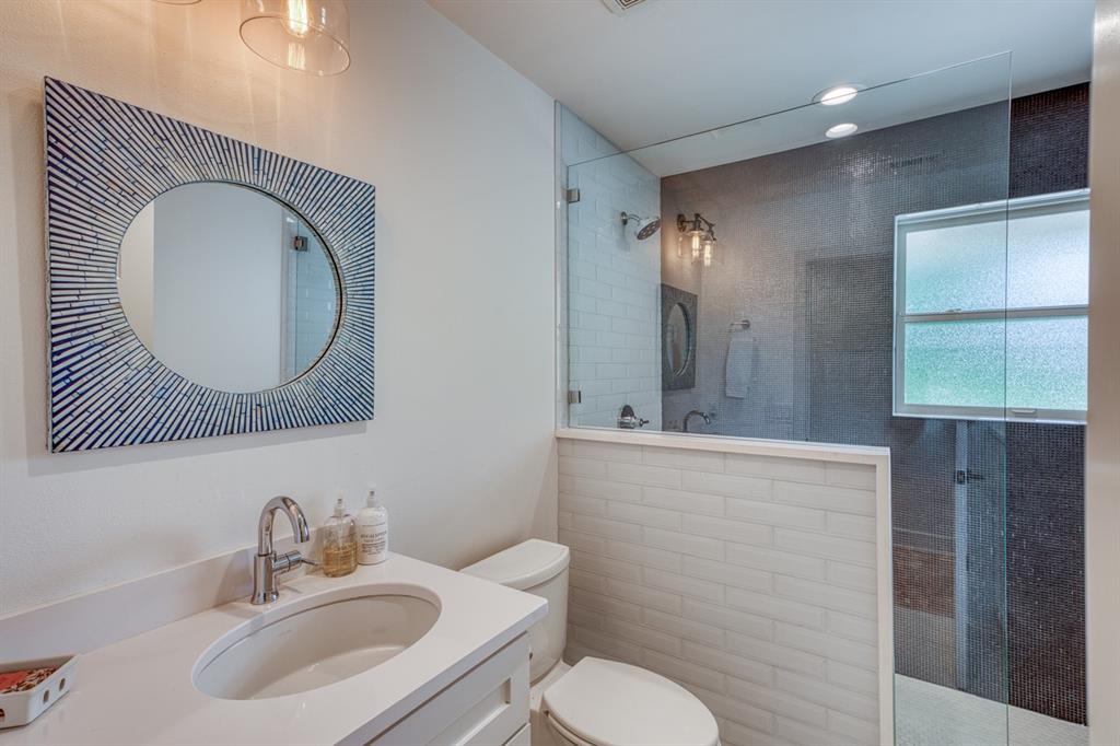 204 Blue Waters Drive, Horseshoe Bay, Texas image 18