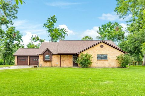 Photo of 401 Pecan Estates Road, Angleton, TX 77515 (MLS # 73801537) Photo of 401 Pecan Estates Road, Angleton, TX 77515 (MLS # 73801537)