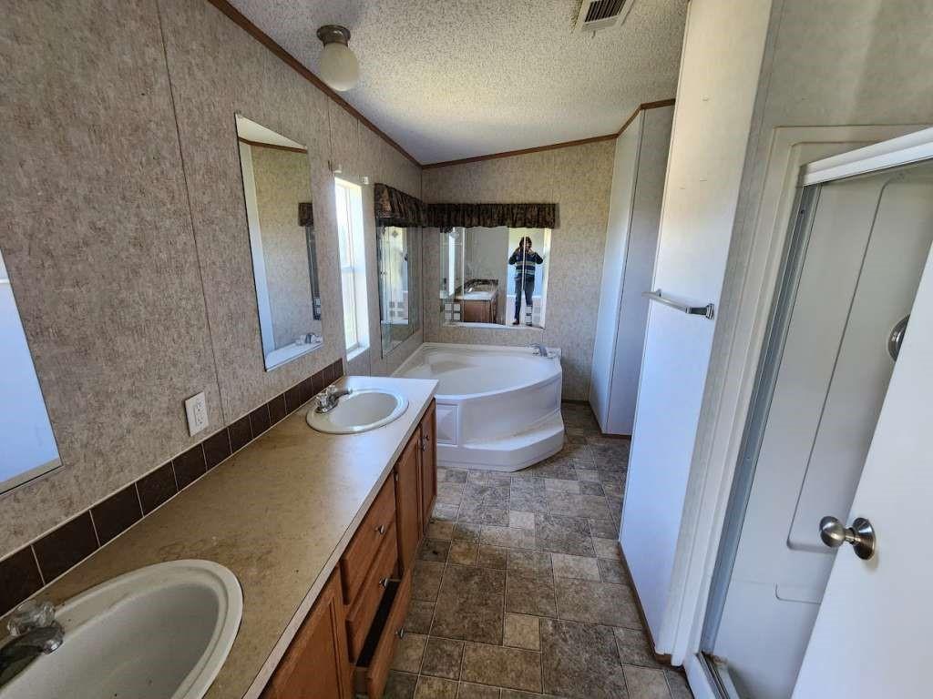 7640 Wd Court, Lipan, Texas image 12