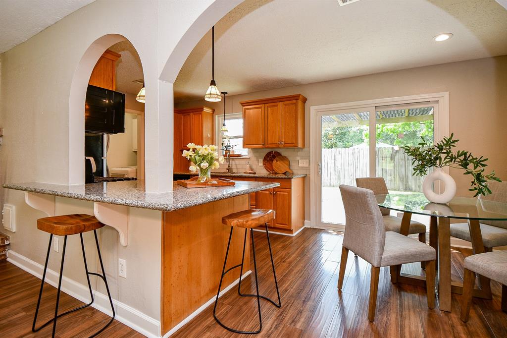 1022 Western Hills Drive, Katy, Texas image 9