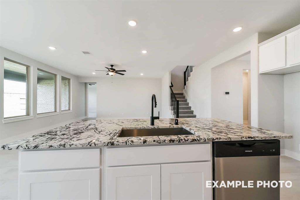 1827 Tioga View Drive, Rosharon, Texas image 16