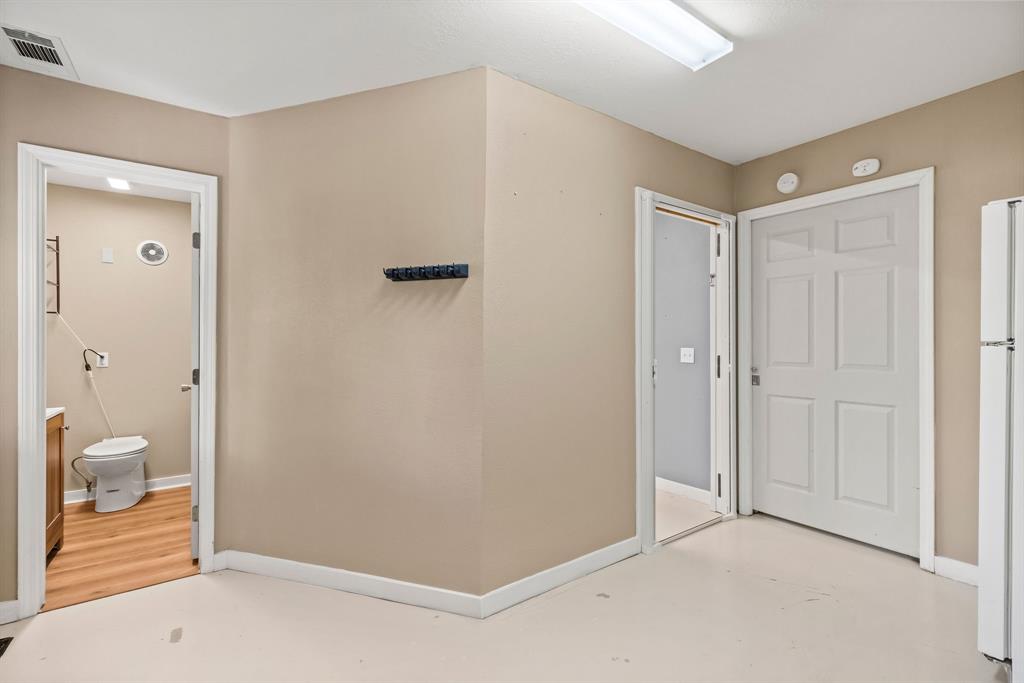 163 N Fairway Loop, Coldspring, Texas image 5