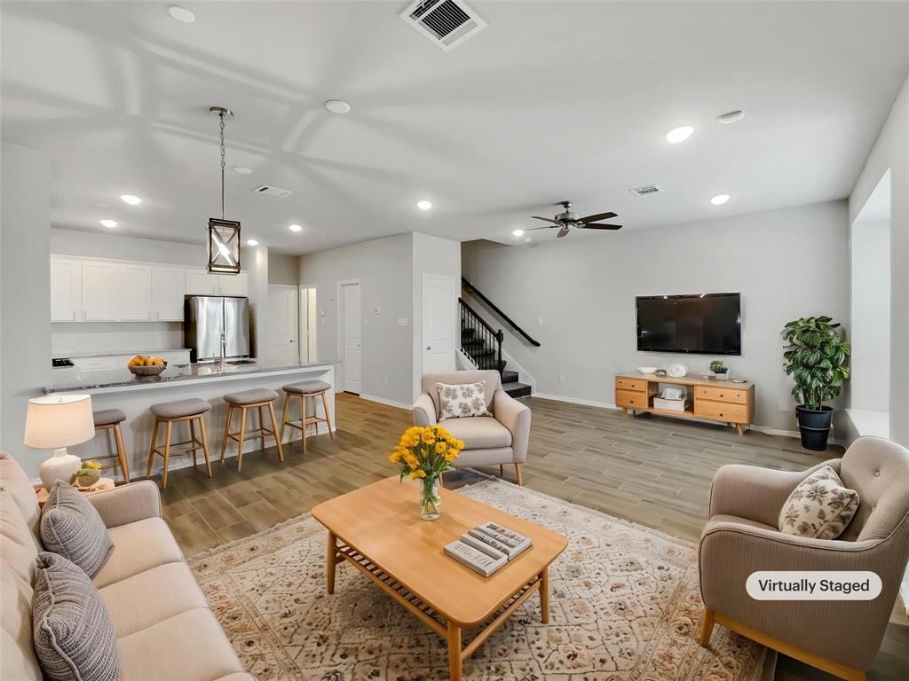 8022 Scanlan Trace, Missouri City, Texas image 2