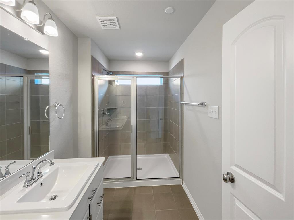 8022 Scanlan Trace, Missouri City, Texas image 15