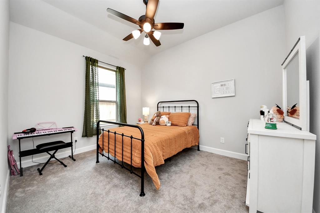 12310 Grassy Bend Drive, Mont Belvieu, Texas image 21