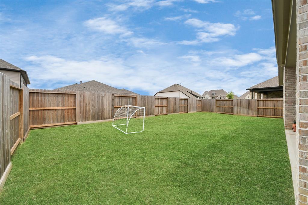 12310 Grassy Bend Drive, Mont Belvieu, Texas image 27