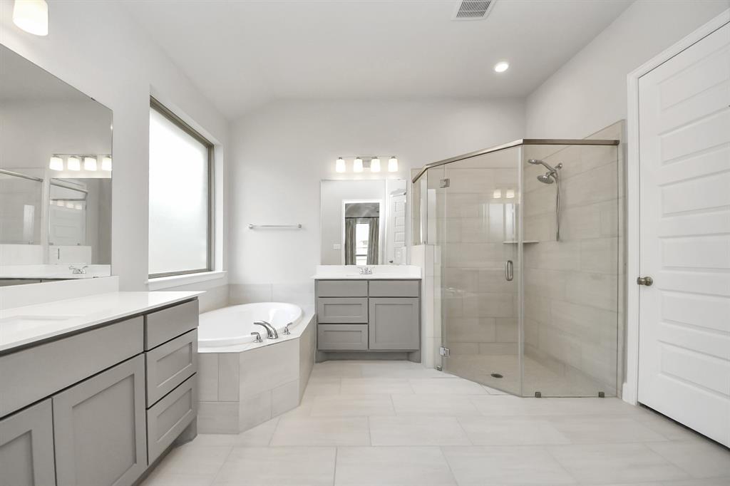 12310 Grassy Bend Drive, Mont Belvieu, Texas image 15